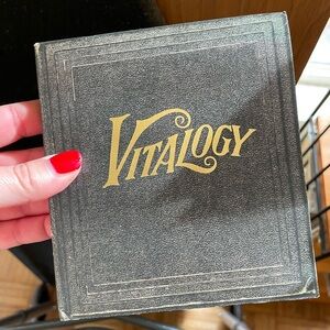Vintage 90s Pearl Jam Vitalogy cd